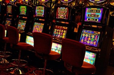 supergacor app Bingo lobby showing live draw countdown, active player count, and entry stakes